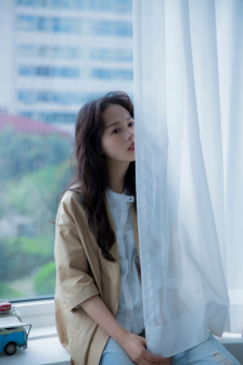 男人把女人强吻扒衣服